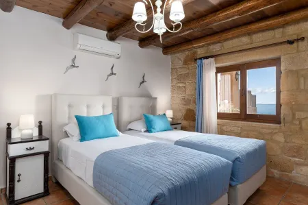 Beachfront Villa Kochily Only 10 Metres From The Sea Отели в г. Nopigia