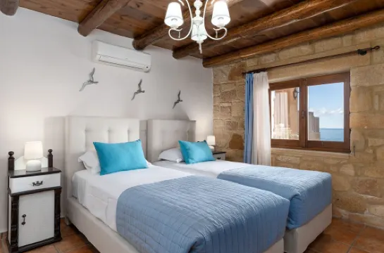 Beachfront Villa Kochily Only 10 Metres From The Sea 米西姆納酒店