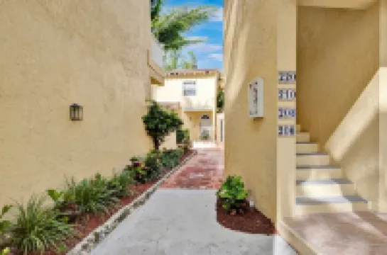 Sunrise Beach Resort - Ocean Blue Villa Paradise Island