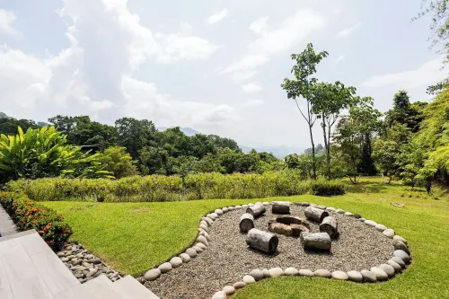 Ocean View 2-bdrm/2ba Casita with WiFi, AC  between Manuel Antonio and Dominical Hotels in Savegre