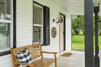 DOWNTOWN OWASSO! Newly Remodeled. The Birch Nest Hotels in Owasso