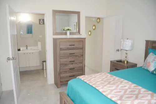 Modern Gem w/free parking on premises