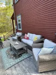 Island Home Minutes Away from beaches, hiking, kayaking, or seaside dining