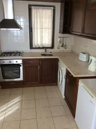 2 bed self contained furnished flat with pool, 5 mins from town and beach. Отели рядом с достопримечательностью «Kaputas Beach»