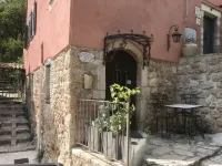 "brocante spirit" Furnished Accommodation Hoteles en Saint-Jeannet