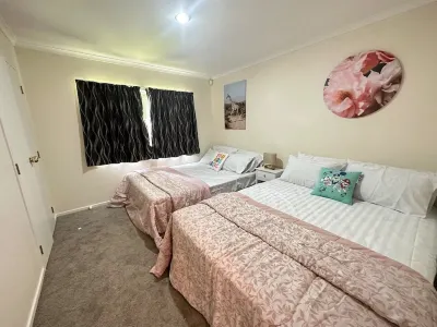 Luxury stay near Auckland Airport and City Centre Hotels in Clover Park