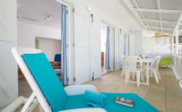 Porcelaine: Stylish apartment with seaview from its balcony