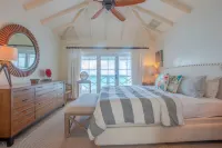Oceanfront 3BR luxury Villa - Private Pool, Gate Community, no Car needed
