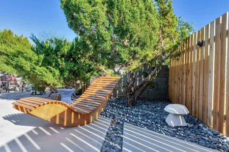 Coyote Trail: Heated Pool, Spa, Boutique Resort