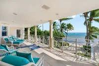 Tatenda: Spacious, Beachfront Villa with Private Pool, & Balcony Suites