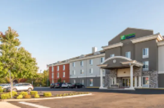 Holiday Inn Express & Suites PHILADELPHIA - MT. LAUREL by IHG