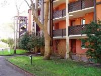 Apt type studio, 4/5 pers, in residence with swimming pools, beach and golf on foot