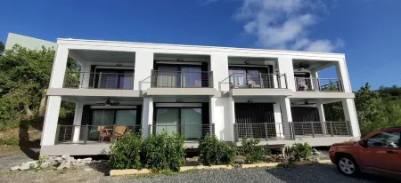 The TipSea Turtle at Cabrita by the Sea - a romantic oceanfront condo Отели в г. Nazareth