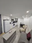 Cozy 1 Bedroom Apartment near Down-town Montreal Hotels in Cote-des-Neiges–Notre-Dame-de-Grace