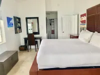 Ultimate Beachfront Oceanfront Penthouse W Unbeatable Views!!