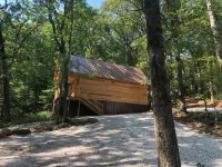 A cozy cabin in our little woodland village - access to pond & meadow