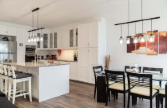 Incense - Newly built house with beautiful backyard, pool and mountain/ocean view