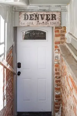 Newly remodeled garden-level suite near downtown in Cheesman Park neighborhood.