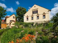 Landhotel Gut Wildberg Mit Badeteich Und großem Garten Hotels near Cossebaude