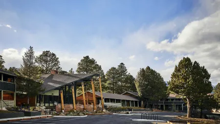 Trailborn Rocky Mountains Отели рядом с достопримечательностью «MacGregor Ranch Museum»