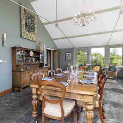 The Lodge Rooms