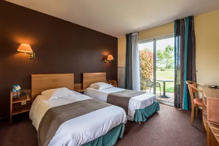 Logis l'Abreuvoir Отели в г. Марсак-Сюр-Дон