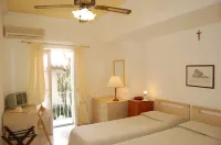 Hotel Villa Augustus Các khách sạn ở Lipari