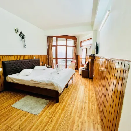 Hotel Tashi Gyal Tsen