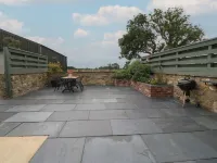 Pip's Barn Hotels in Llanfair-Mathafarn-Eithaf