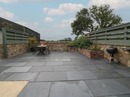 Pip's Barn Отели в г. Лланфэр-Матафарн-Эйтаф