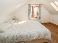 Beudy Bach Hotels in Llangoed