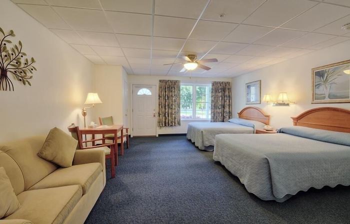 Cromwell Harbor Motel