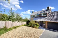 Lottys Lookout Hotels in Charmouth