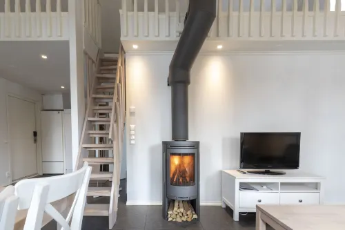 Varjola Holiday Center - Homestays