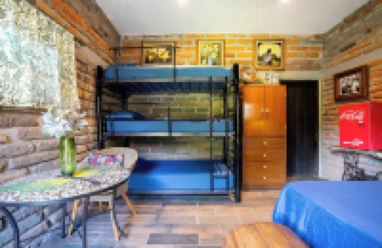 Cozy House with Pool and 3 Bedrooms