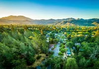Aurora Park Cottages فنادق في كاليستوغا