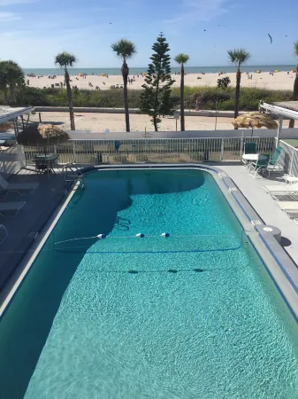 IBeach Resort Отели в г. Треже Айленд