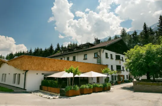 希爾亨騰內酒店 酒店