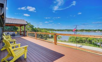 Lake View + Huge Deck: Cozy Possum Kingdom Retreat