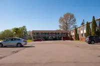 Dutch Inn - parking