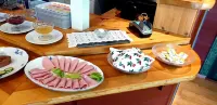 Trollskogen Gård - breakfast