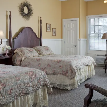 Colonial Inn