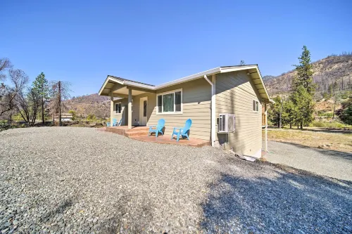 River Acres Retreat w/ Grill & River Access!