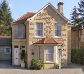 Chestnuts House Boutique B&B - Bed and Breakfasts