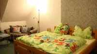 Hotel Gasthof Zum Weissen Lamm Hôtels à : Selb