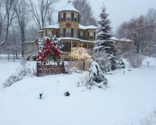 The Fairlawn Inn Hotels in Hunter