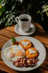 The Golden Frog Inn - Desayuno