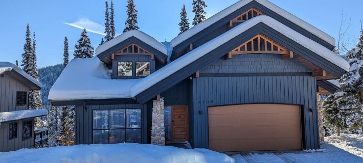 On the Run Chalet by Bear Country Hotels in Sun Peaks