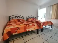 Hostal Maple Hotels in 