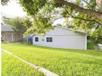 Lakefront fun for 14+pets w/game room deck sunsets